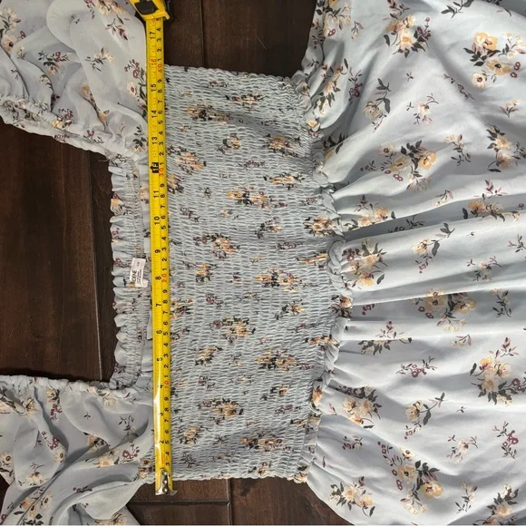 Ardene Blue Floral Smocked Blouse size L - Picture 6 of 7